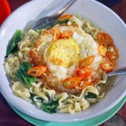 Indomie Ayam Bawang   Telor   Cabe Rawit