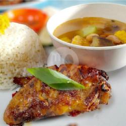 2 Ayam 1/8 Bakar Madu   Sayur Asem   Nasi   Es Teh