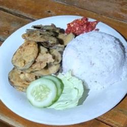 Terong Crispy   Nasi   Lalapan   Sambal Geprek