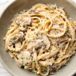 La Signature Spaghetti Creamy Mushroom Chicken
