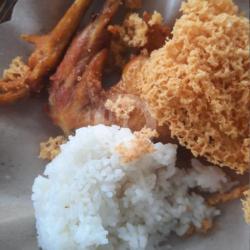 Nasi Ayam Goreng Kremes