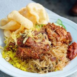 Nasi Kuning Ayam Rendang (gratis Bakwan)