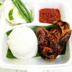 Nasi   Ayam Bakar Bumbu Rujak Legend