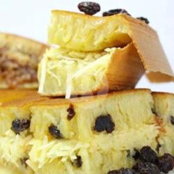 Martabak Manis Kismis Keju Istimewa