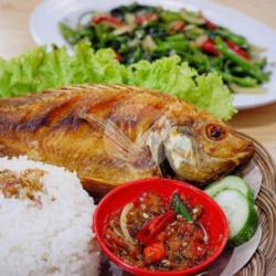 Nasi Ikan Goreng Nila Sambal Penyet