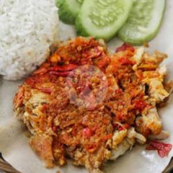 Nasi Ayam Geprek Kremes Tahu Tempe Sambel Geprek Pedas,lalapan