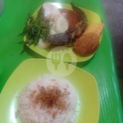 Nasi Uduk Lele Tahu Tempe
