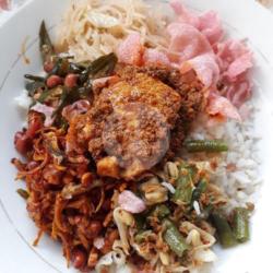 Nasi Uduk Ayam Rendang