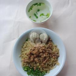 Bakmi Garing Dan Baso Sapi