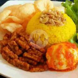 Nasi Kuning Telor Balado