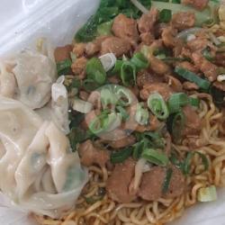 Mie Yamien Ayam Pangsit