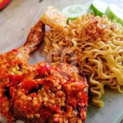 Mie Penyet ( Sambal Ijo / Merah )