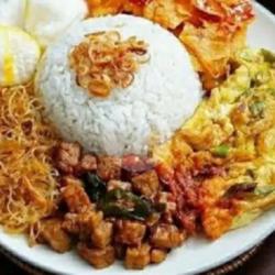 Nasi Uduk Telor Dadar
