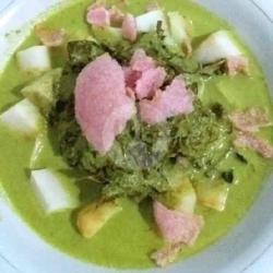 Katupek Gulai Paku