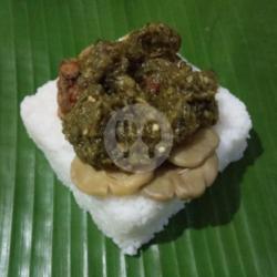 Nasi Ayam Spesial Jengkol Sambalado Ijo