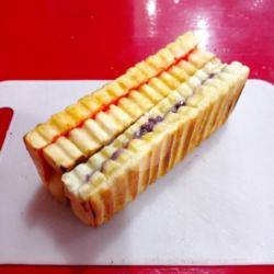 Roti Bakar Strawberry Dan Blueberry