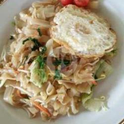Kwetiaw Goreng Plus Telor Ceplok