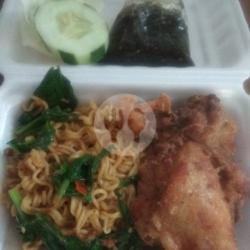 Mie Goreng Ayam Goreng Lombok Ijo