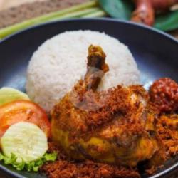 Pecel Ayam Paha Serundeng