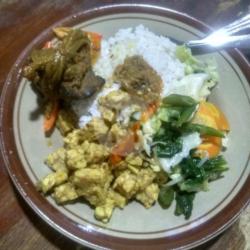 Nasi Campur Rempelo Ati Rendang