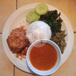 Nasi Sayur   Sambel   Ayam Goreng