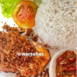 Ayam Goreng Laos (likku)   Nasi