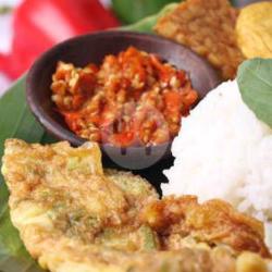 Telur   Nasi   Tempe   Sambel Lalap