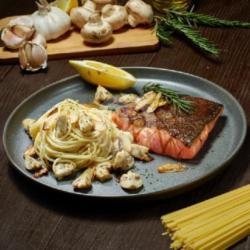 Grilled Salmon Pasta (200gr)