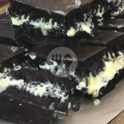 Martabak Manis Black Keju