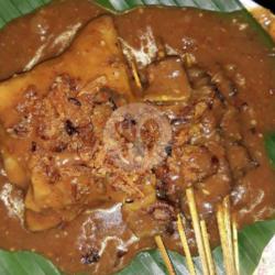 Sate Kucer ( Kulit Ayam / Ceker)