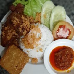 Nasi Ayam Tempe