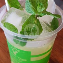 Virgin Mango Mojito