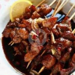 Sate Ayam Bumbu Kecap Irisan Bawang Merah Irisan Cabe Rawit Segar