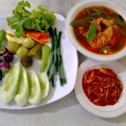 Pindang Ikan Baung Badan  Lalap Sambal