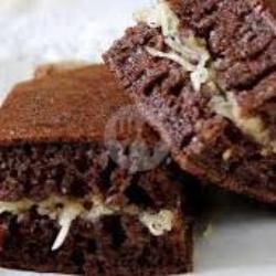 Martabak Pisang Kismis Brownis