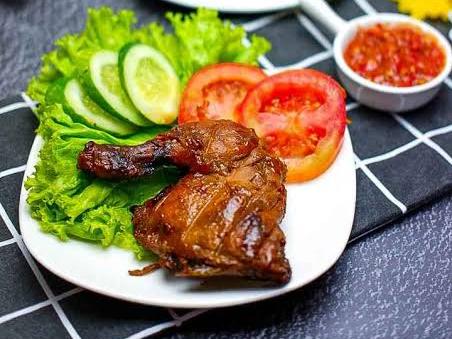 Ayam Bakar Madu Mas Slamet Surabaya, Jl Anoa 1