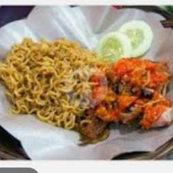 Indomie Goreng Ayam Geprek