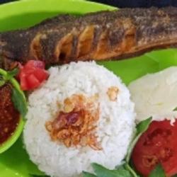 Pecel Lele Nasi Uduk Sambel Lalab