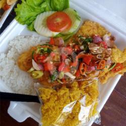Nasi Ayam Kremes Sambal Matah