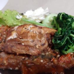 Ayam Goreng Penyet