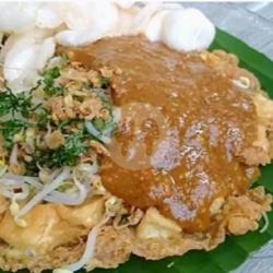 Tahu Telur   Lontong