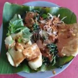 Lontong Pecel Sayur