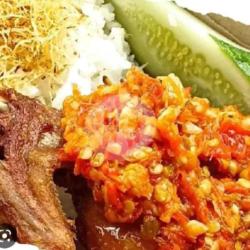 Nasi Bebek Penyet   Tempe Goreng   Lalapan