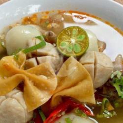 Ciku Bayam ( Cilok Kuah Bakso Ayam )