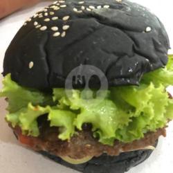 Burger Black Daging Sapi Tebal