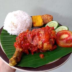 Nasi Ayam Geprek Kumplit Umi Damilah