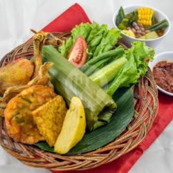 Nasi Timbel Kumplit Ayam