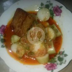 Lontong Sayur Tahu Semur / Kentang Semur