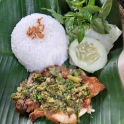 Nasi   Ayam Penyet
