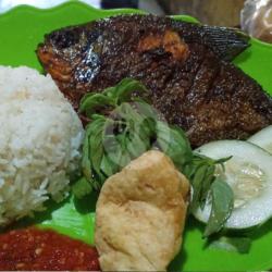 Bawal Bakar   Nasi   Lalapan   Tahu